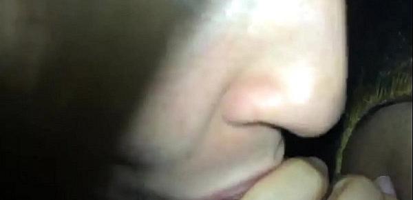  pregnant wife sucking - esposa gravida chupando